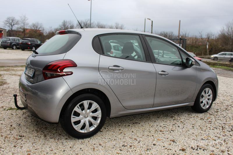 Peugeot 208 1.2 nav