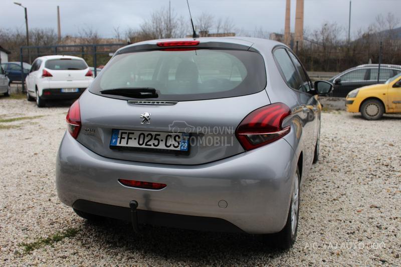 Peugeot 208 1.2 nav