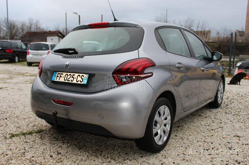 Peugeot 208 1.2 nav
