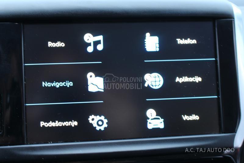 Peugeot 208 1.2 nav