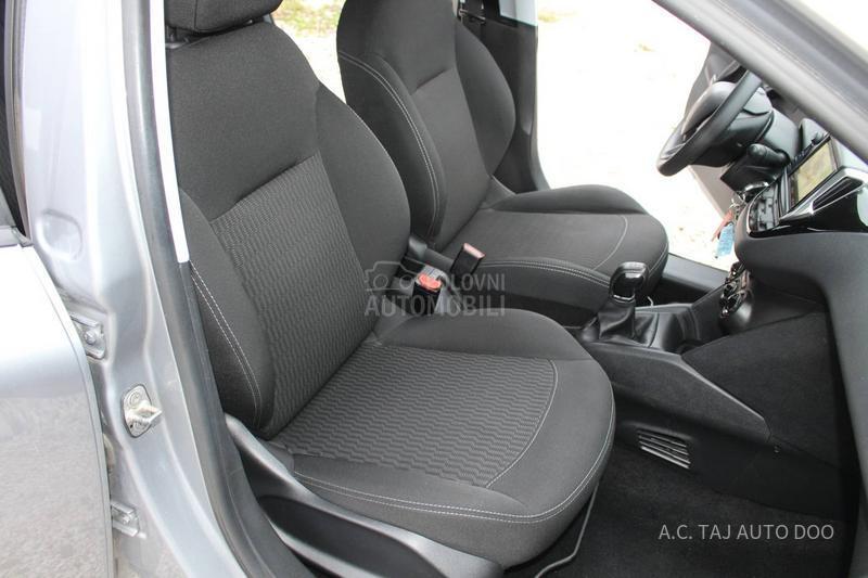 Peugeot 208 1.2 nav