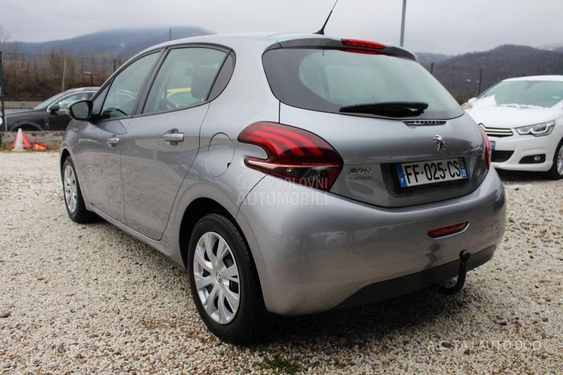Peugeot 208 1.2 nav