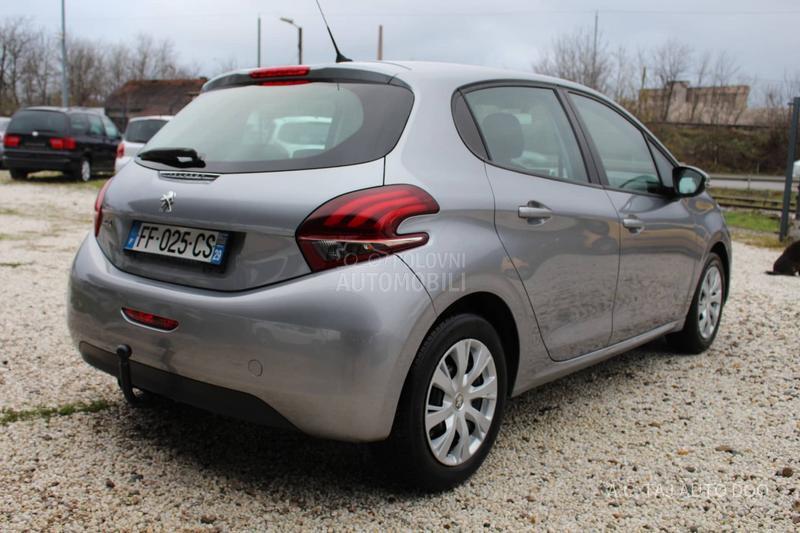 Peugeot 208 1.2 nav