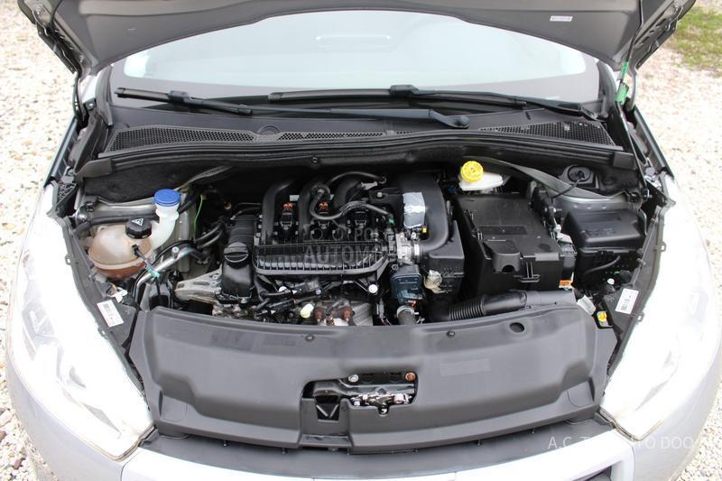 Peugeot 208 1.2 nav