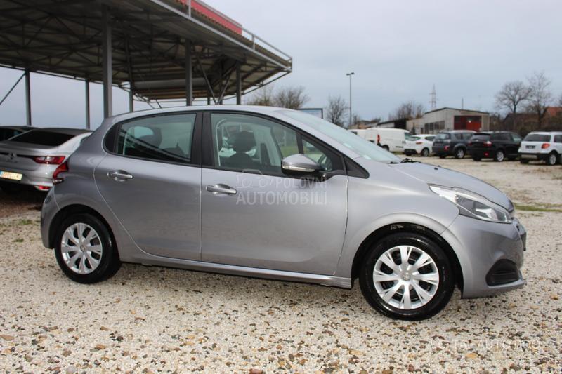 Peugeot 208 1.2 nav