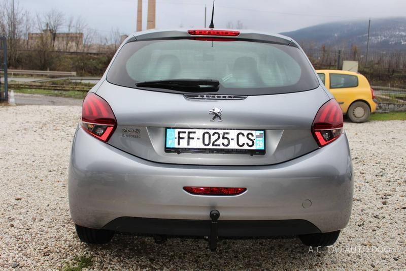 Peugeot 208 1.2 nav
