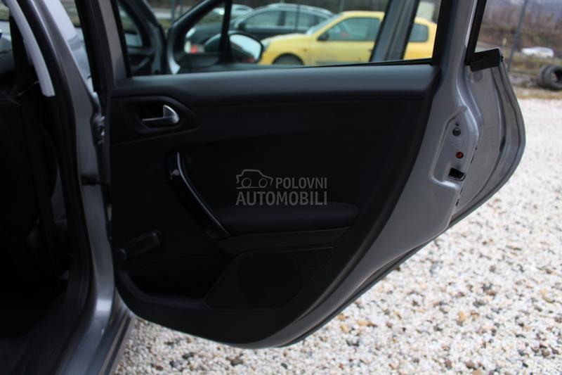 Peugeot 208 1.2 nav