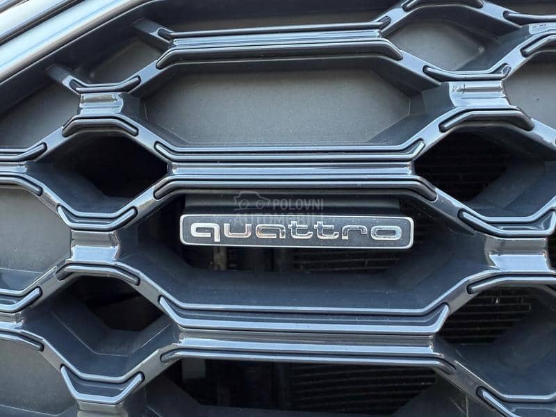 Audi Q5 40 TDI/SLINE/MATRIX