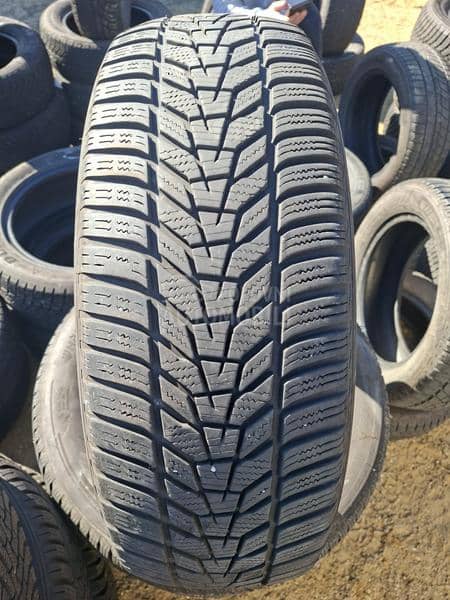 Hankook 215/65 R17 Zimska