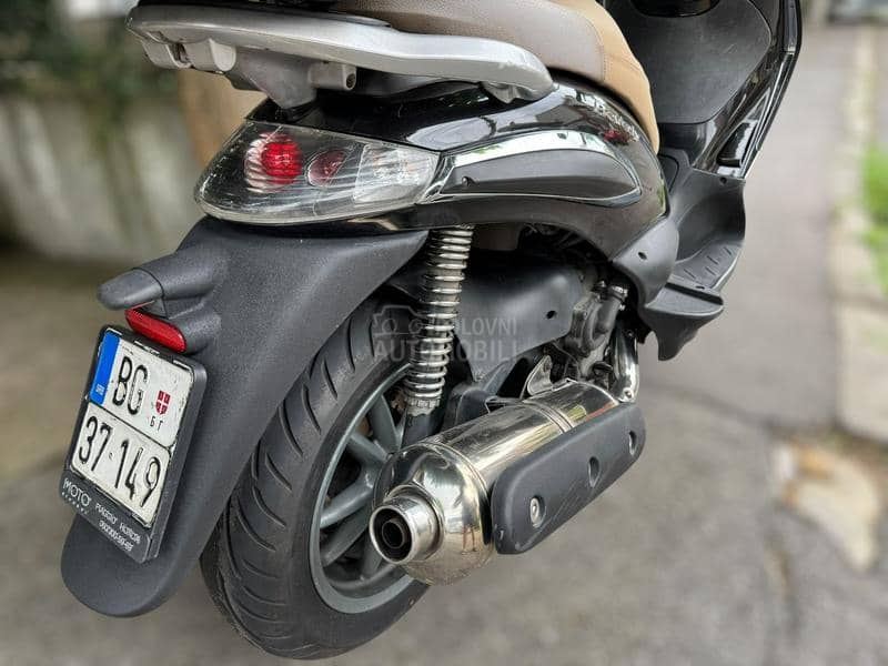 Piaggio Beverly 400 Tourer