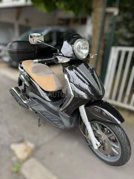 Piaggio Beverly 400 Tourer