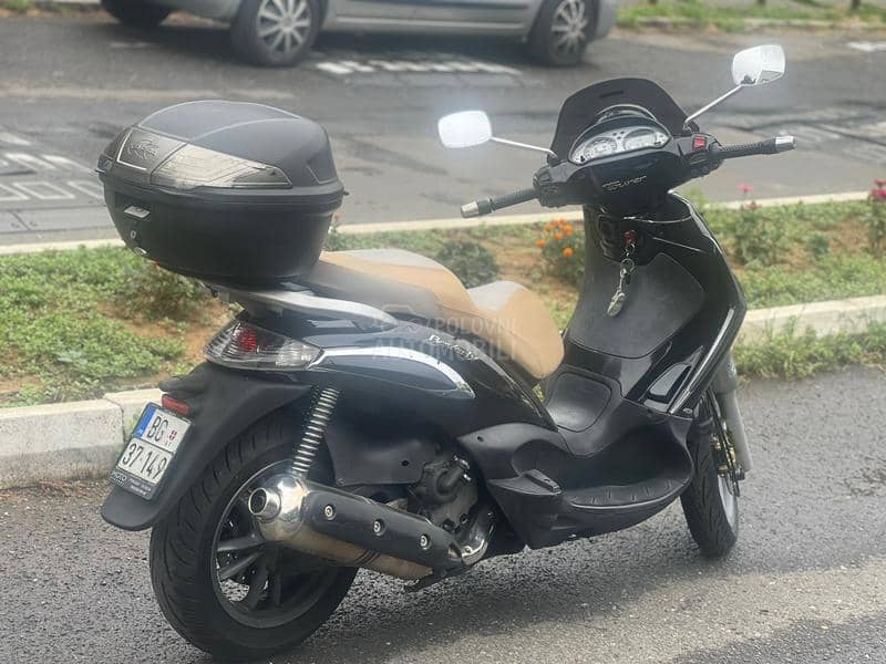 Piaggio Beverly 400 Tourer