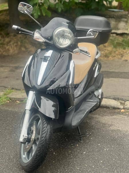 Piaggio Beverly 400 Tourer