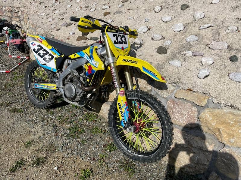 Suzuki rmz