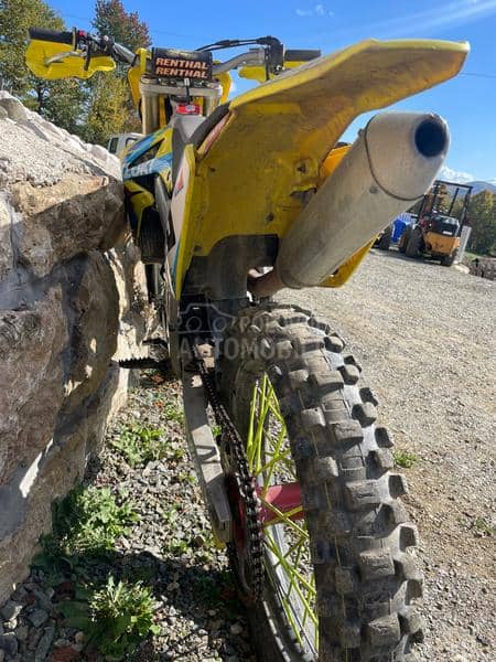 Suzuki rmz
