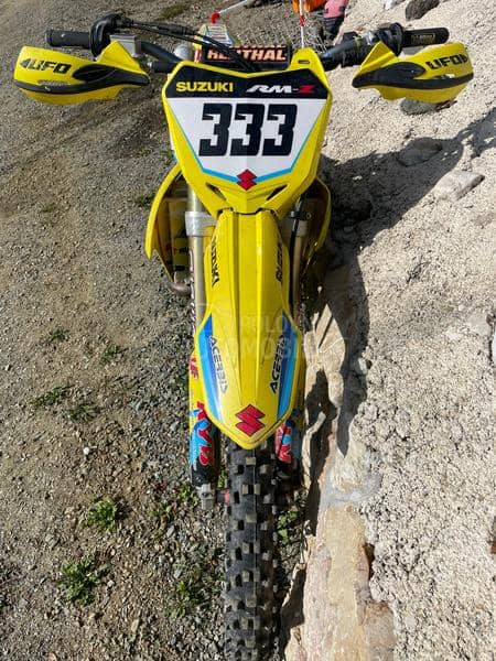 Suzuki rmz