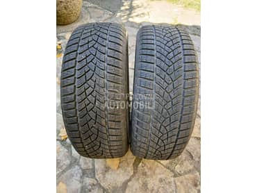 Goodyear 215/55 R17 Zimska