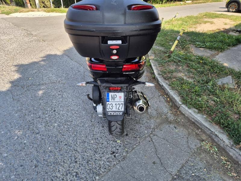 Piaggio mp3 500