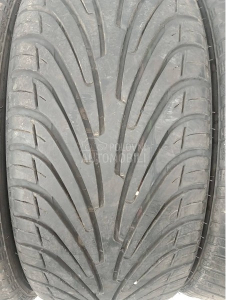 Roadstone 215/45 R17 Letnja