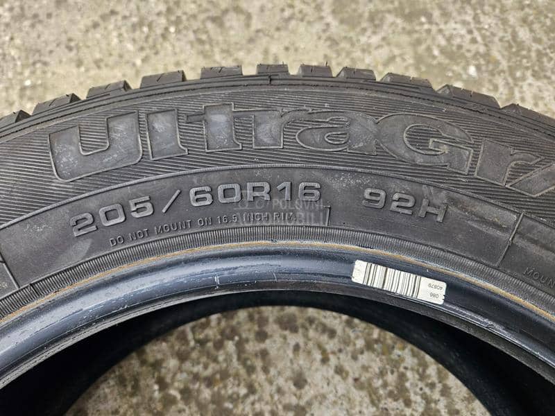 Goodyear 205/60 R16 Zimska