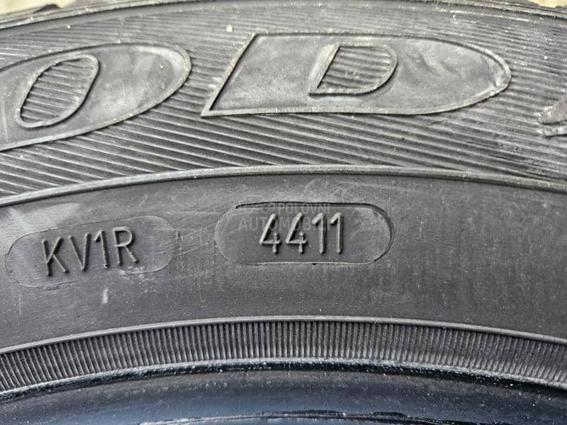 Goodyear 205/60 R16 Zimska