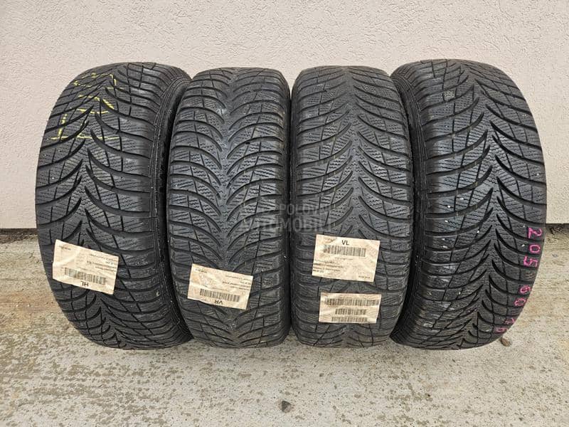 Goodyear 205/60 R16 Zimska
