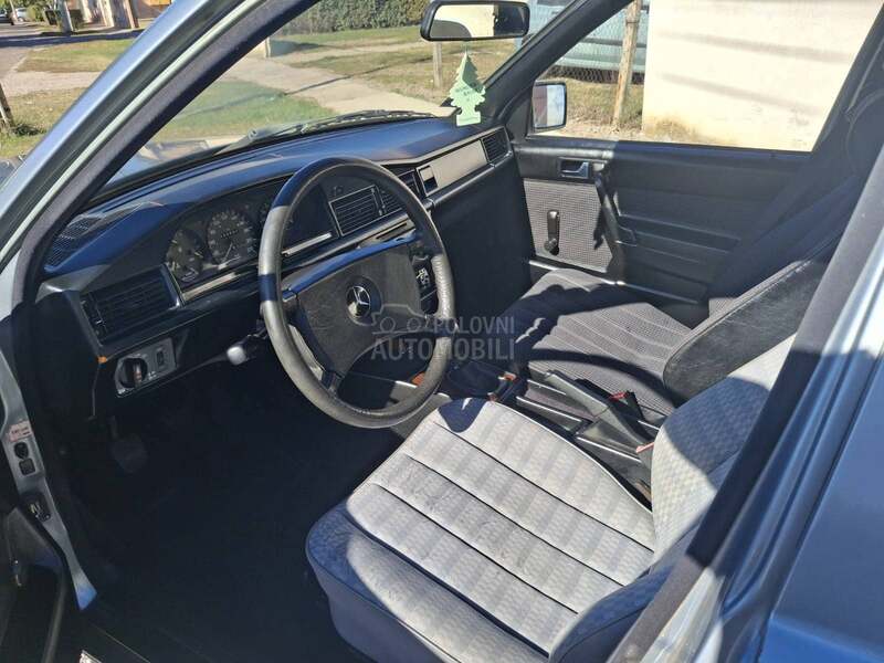 Mercedes Benz 190 