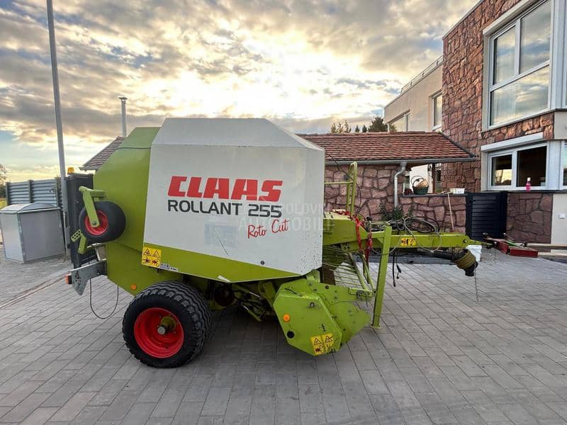 Claas Rollant 255