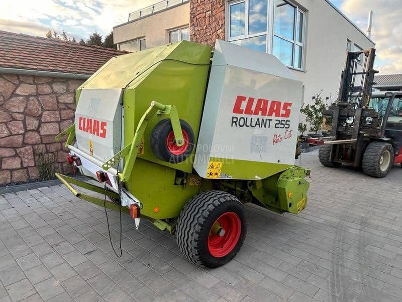 Claas Rollant 255