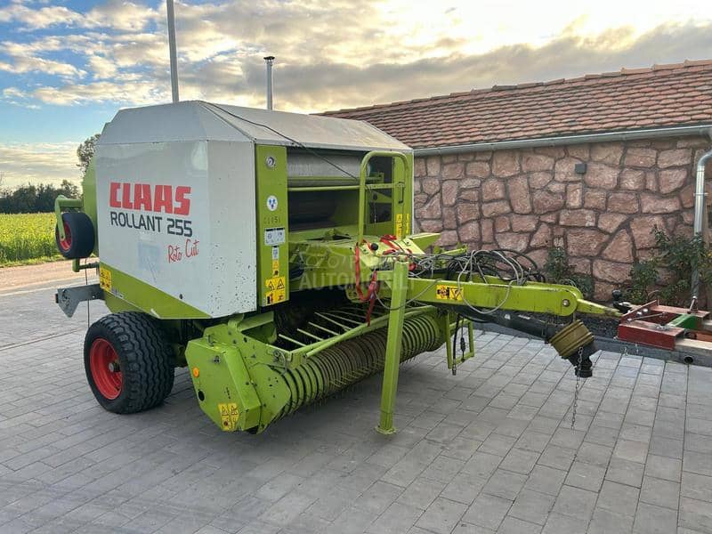 Claas Rollant 255