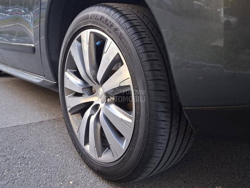 Peugeot 3008 1.6e HDI ALLURE