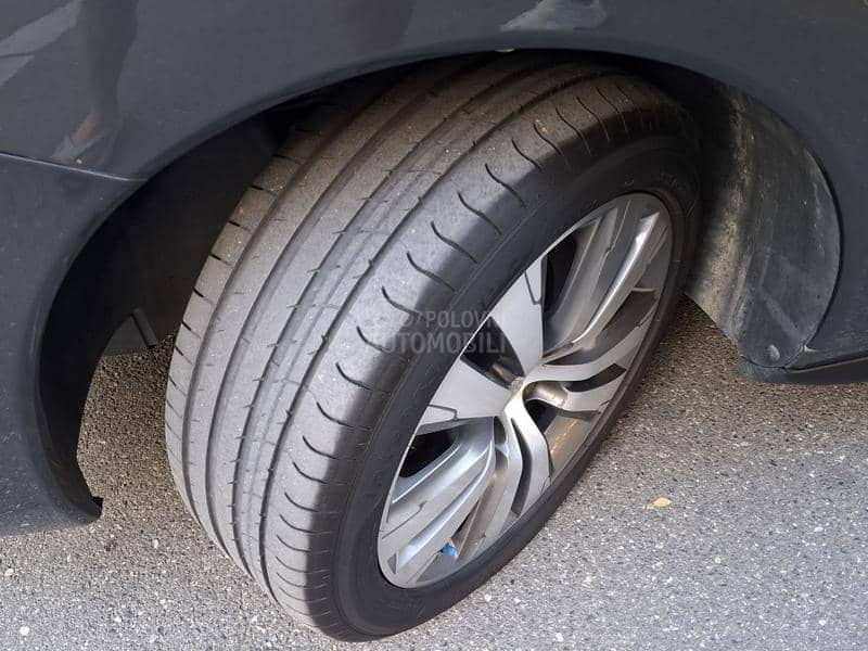 Peugeot 3008 1.6e HDI ALLURE