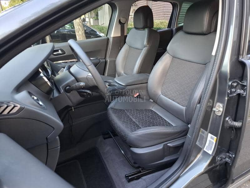Peugeot 3008 1.6e HDI ALLURE