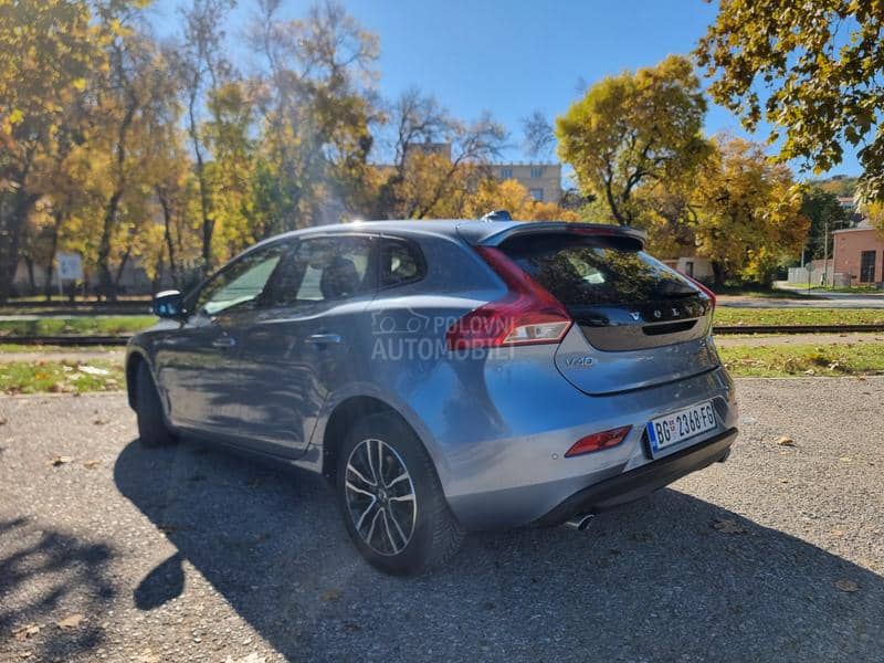 Volvo V40 D4