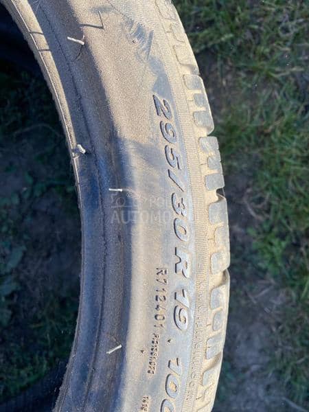 Pirelli 295/30 R19 Zimska