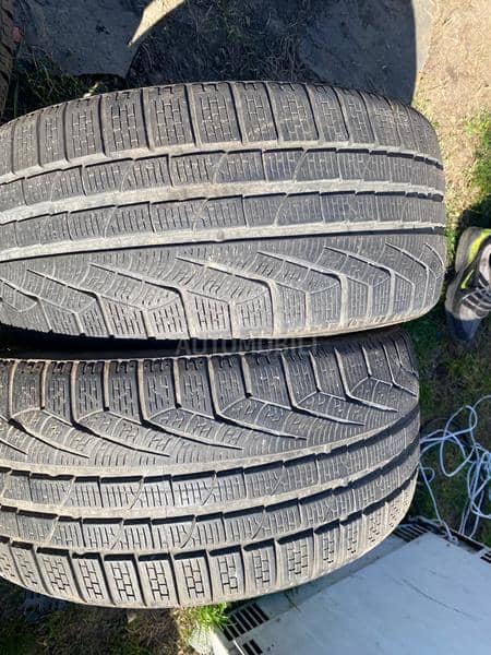 Pirelli 235/35 R19 Zimska