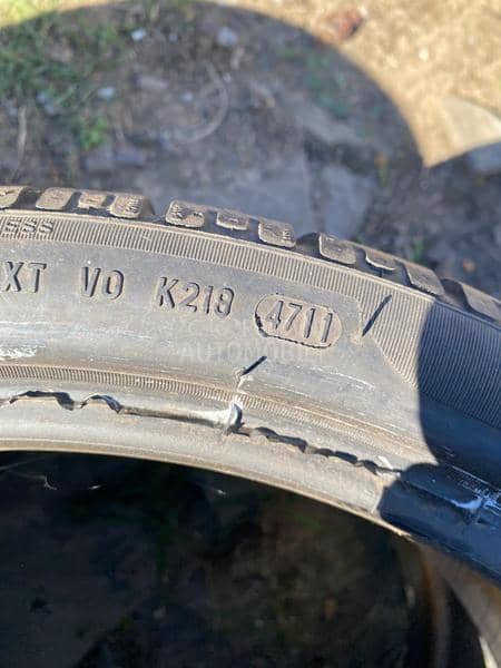 Pirelli 235/35 R19 Zimska