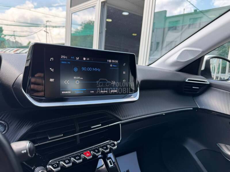 Peugeot 208 1.2 b Allure