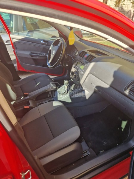 Volkswagen Golf 5 1.4