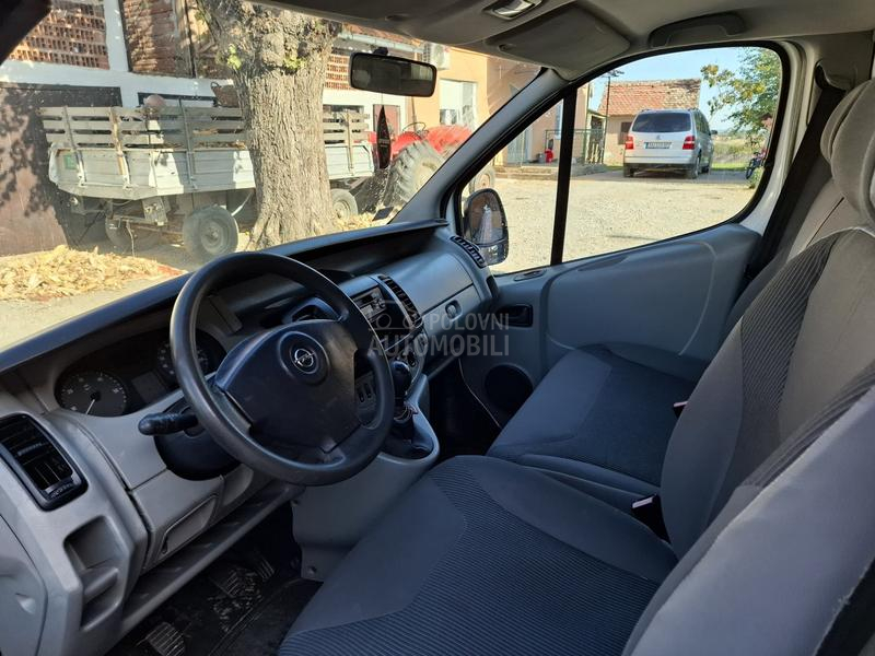 Opel Vivaro 2.5 CDTI LONG