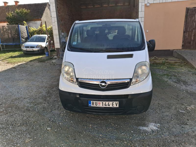 Opel Vivaro 2.5 CDTI LONG