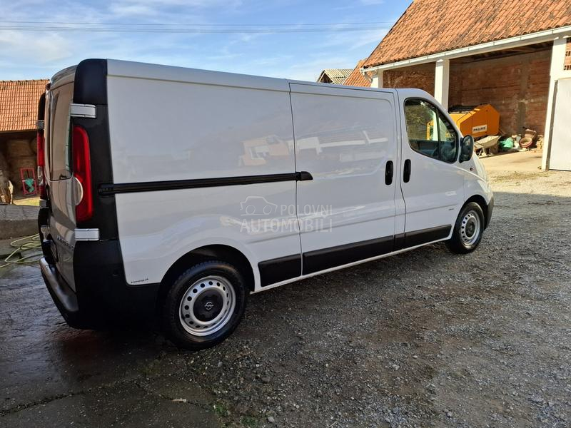 Opel Vivaro 2.5 CDTI LONG
