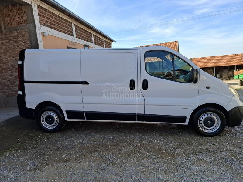 Opel Vivaro 2.5 CDTI LONG