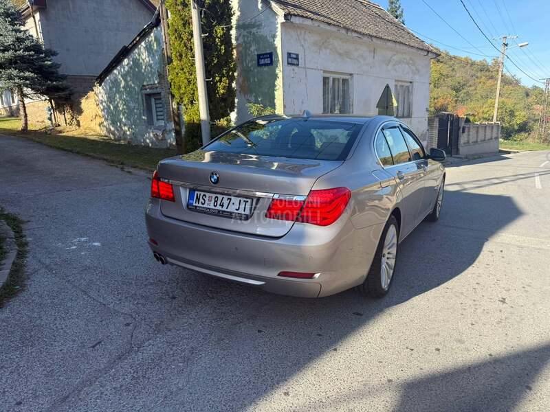 BMW 730 
