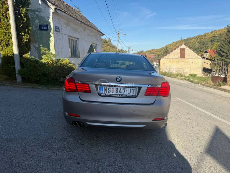 BMW 730 