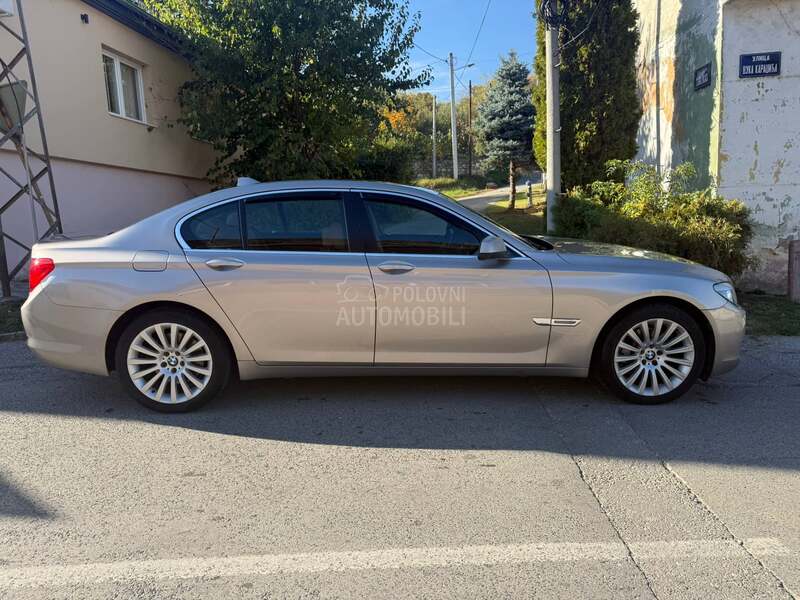 BMW 730 