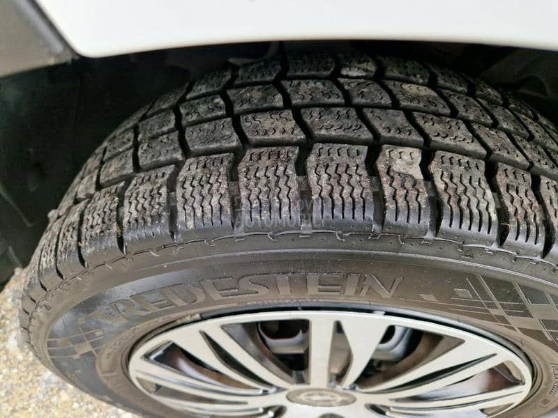 Opel Vivaro 1.6cdti Produžen klima