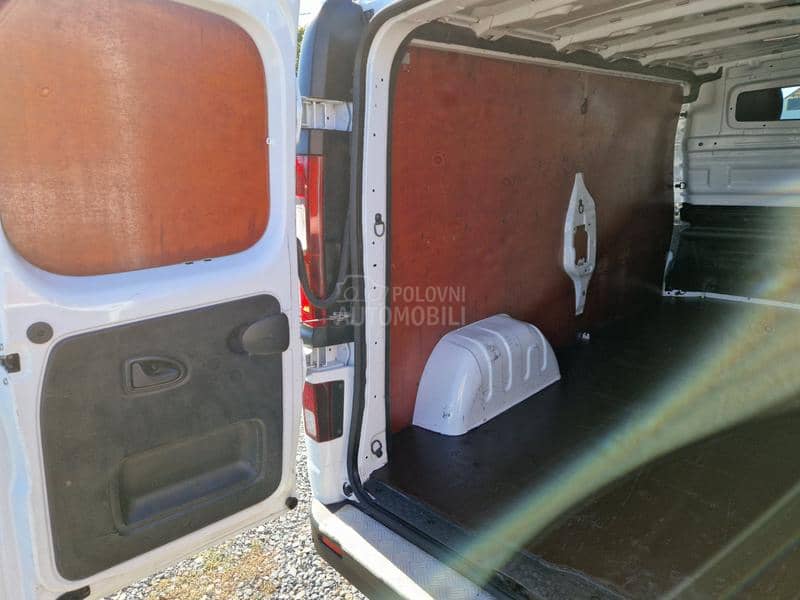 Opel Vivaro 1.6cdti Produžen klima