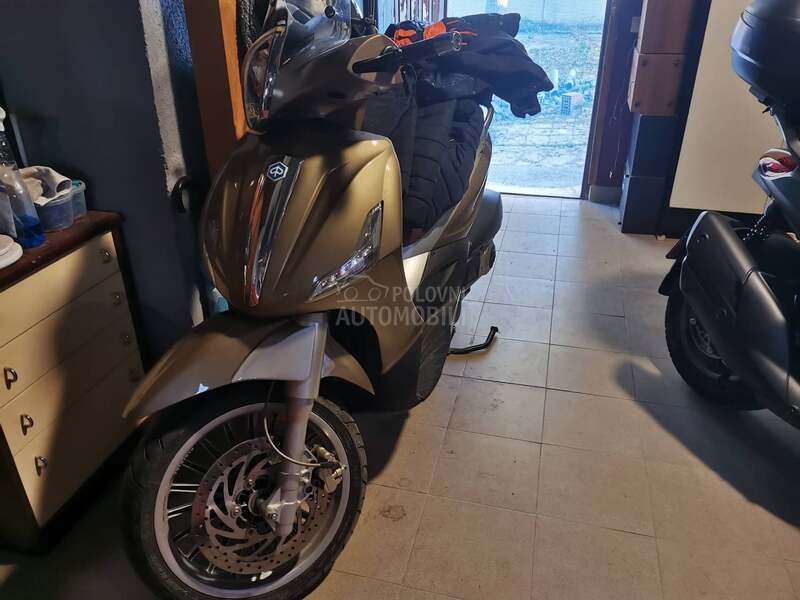 Piaggio Beverly 300