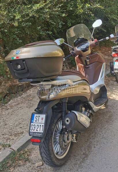 Piaggio Beverly 300